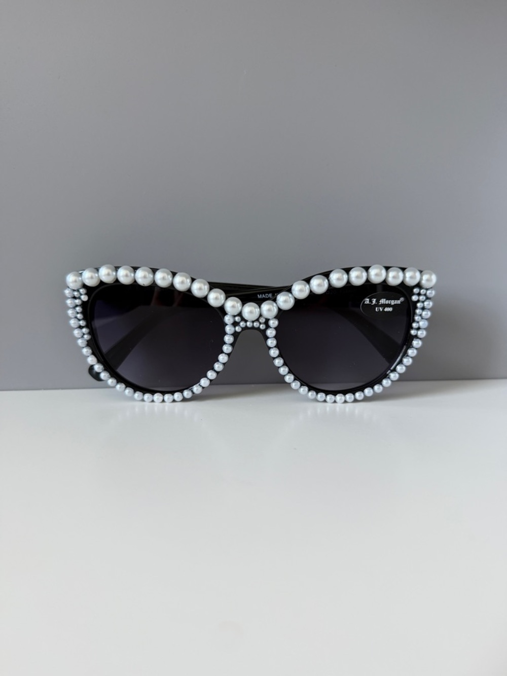 A.J. Morgan Pearl-Trim Cat Eye Sunglasses - Black